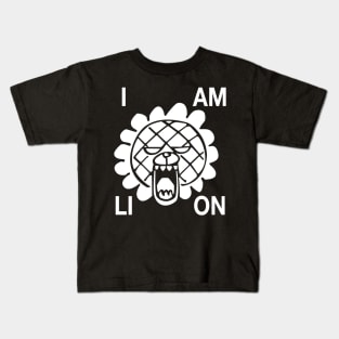 i am lion and be scared of me Kids T-Shirt